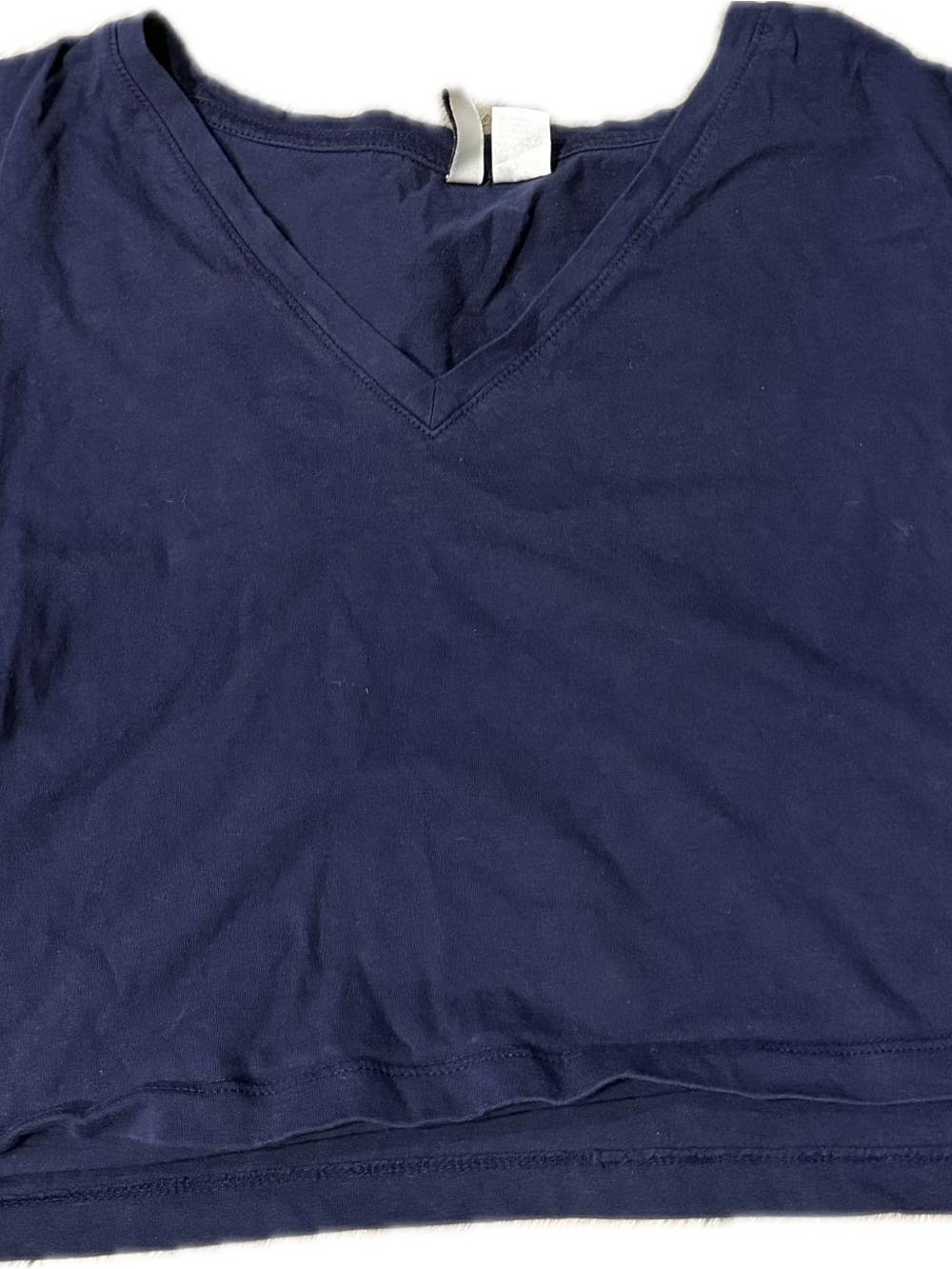 Divided Navy V‑Neck Cropped Tee